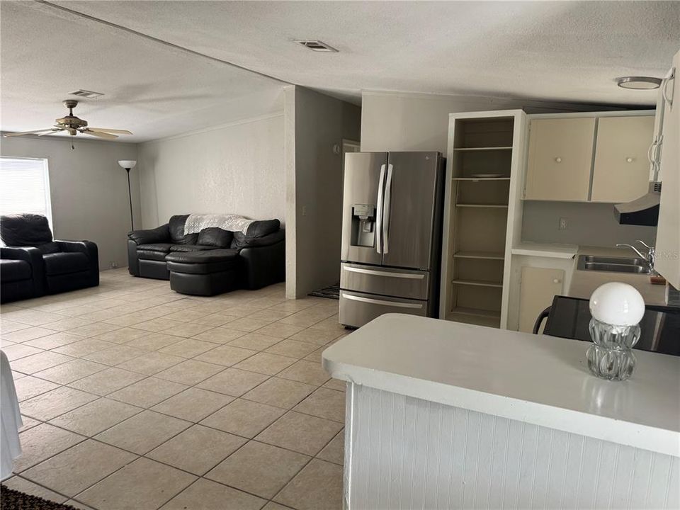 На продажу: $160,000 (3 спален, 2 ванн, 1296 Квадратных фут)