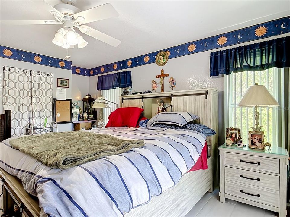 For Sale: $239,900 (2 beds, 2 baths, 1270 Square Feet)