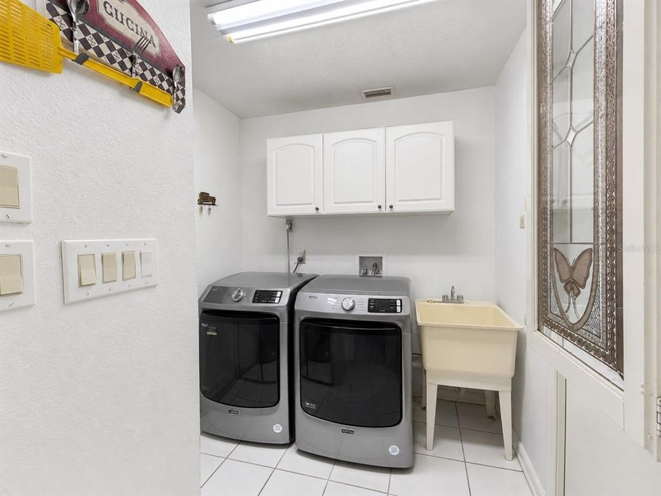 For Sale: $239,900 (2 beds, 2 baths, 1270 Square Feet)