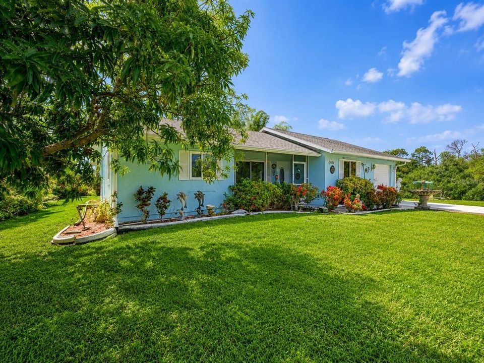 For Sale: $239,900 (2 beds, 2 baths, 1270 Square Feet)