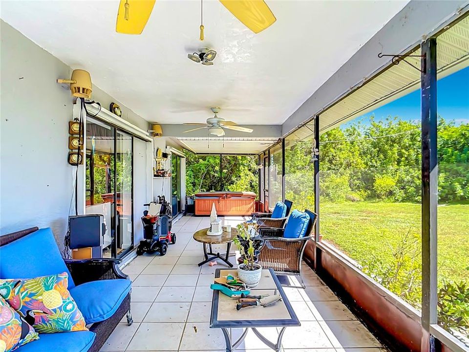For Sale: $239,900 (2 beds, 2 baths, 1270 Square Feet)
