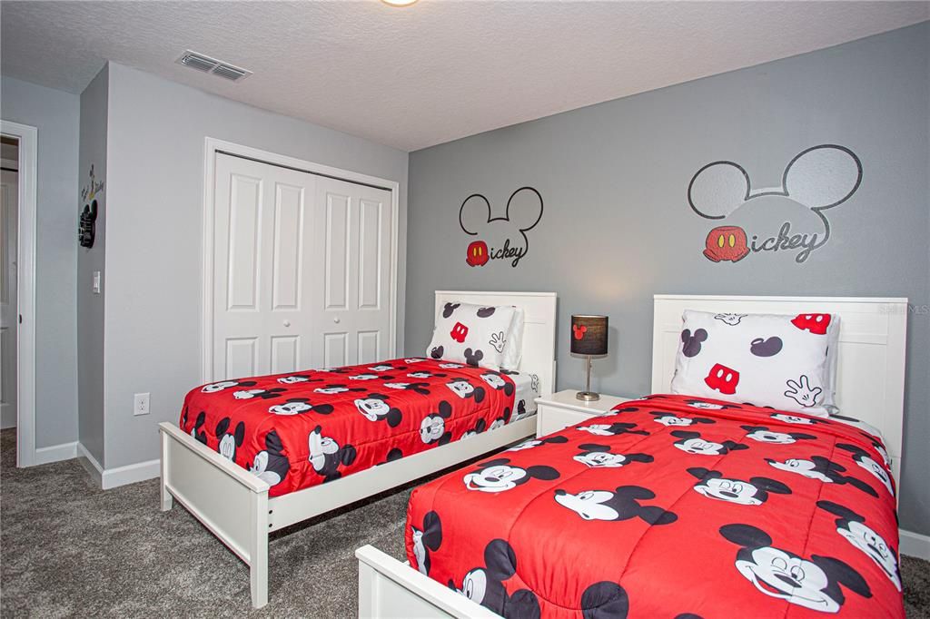 For Sale: $445,000 (4 beds, 3 baths, 1914 Square Feet)