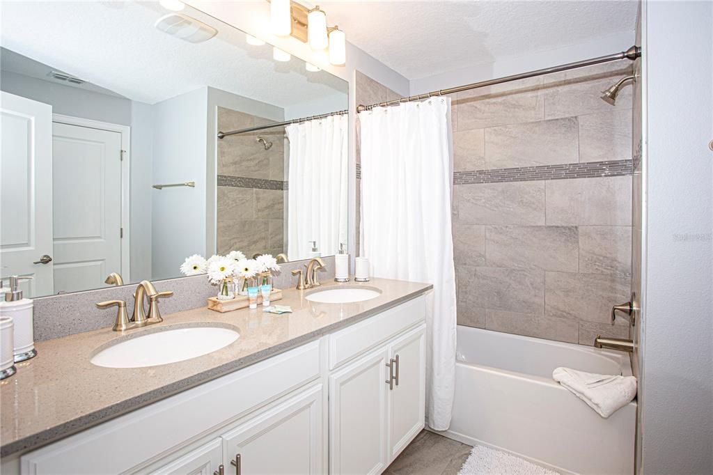 For Sale: $445,000 (4 beds, 3 baths, 1914 Square Feet)