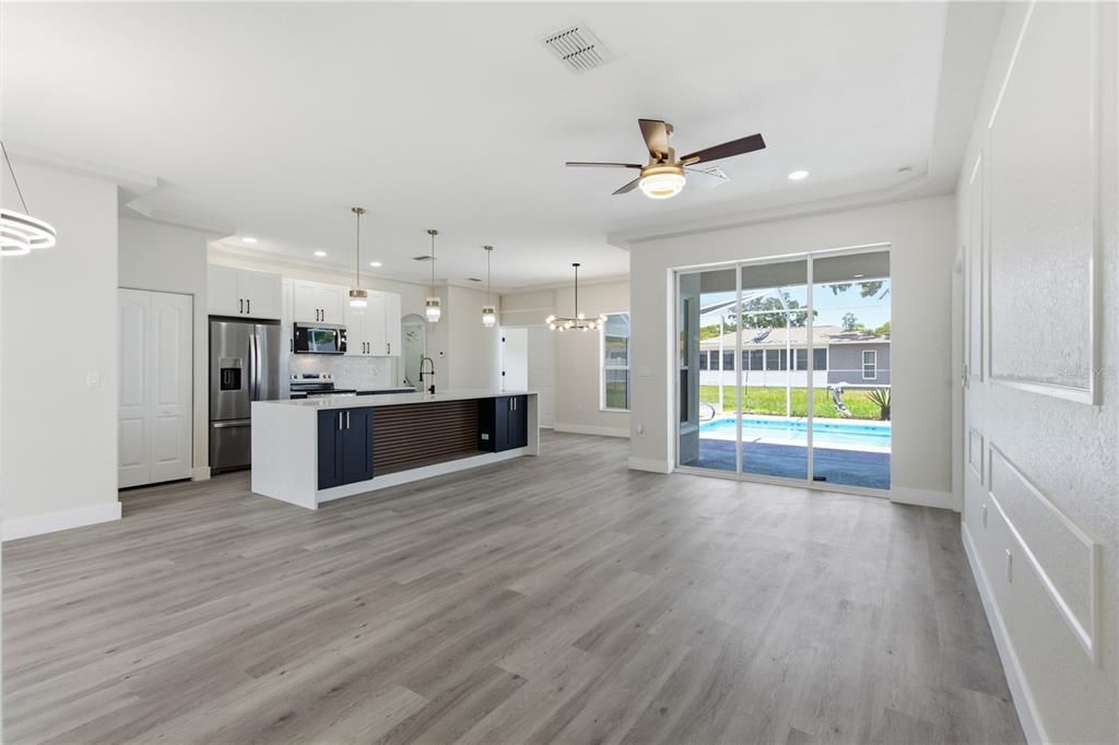 For Sale: $368,900 (4 beds, 2 baths, 1887 Square Feet)