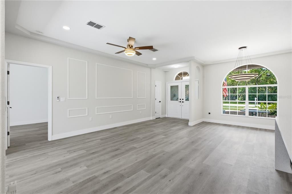 For Sale: $368,900 (4 beds, 2 baths, 1887 Square Feet)