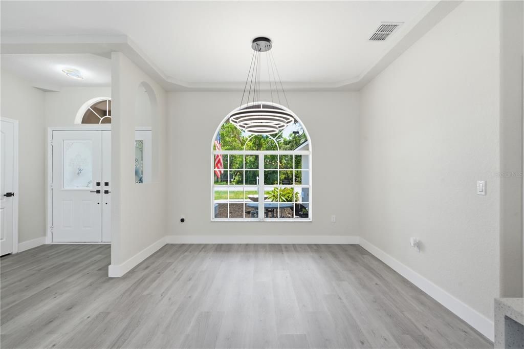 For Sale: $368,900 (4 beds, 2 baths, 1887 Square Feet)