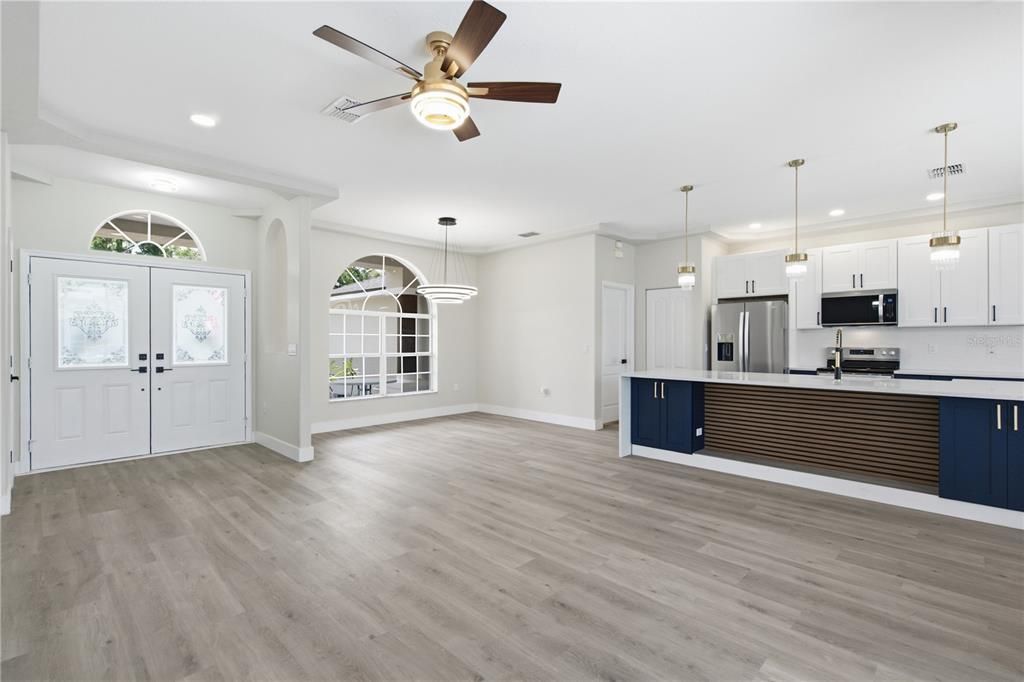 For Sale: $368,900 (4 beds, 2 baths, 1887 Square Feet)