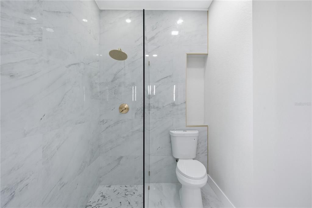 For Sale: $368,900 (4 beds, 2 baths, 1887 Square Feet)