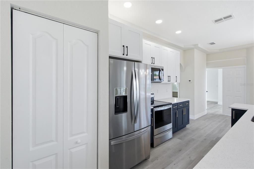 For Sale: $368,900 (4 beds, 2 baths, 1887 Square Feet)