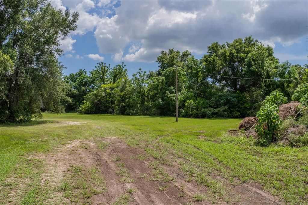 For Sale: $549,900 (2 beds, 1 baths, 1088 Square Feet)