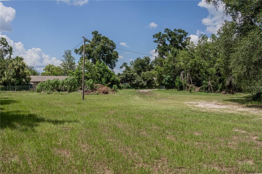 For Sale: $549,900 (2 beds, 1 baths, 1088 Square Feet)