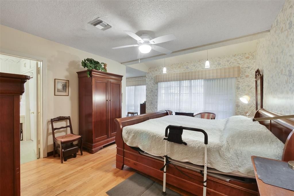 For Sale: $795,000 (4 beds, 2 baths, 2259 Square Feet)