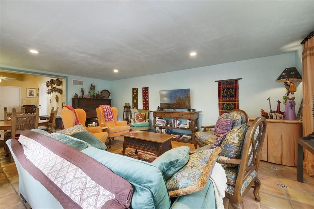 For Sale: $795,000 (4 beds, 2 baths, 2259 Square Feet)