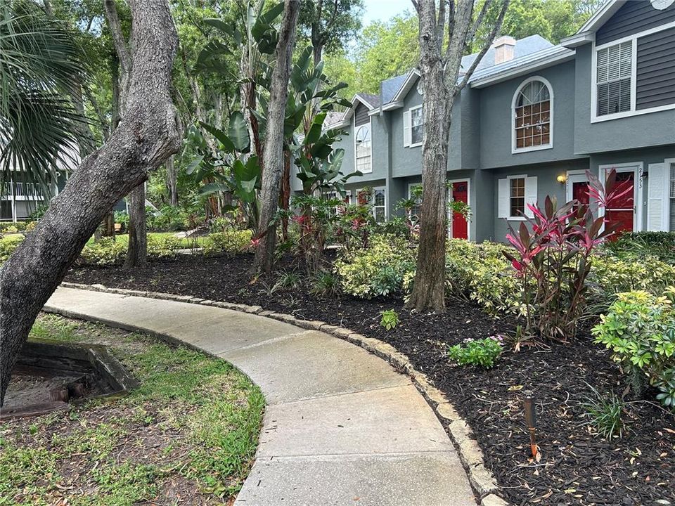 For Rent: $1,650 (2 beds, 2 baths, 1018 Square Feet)