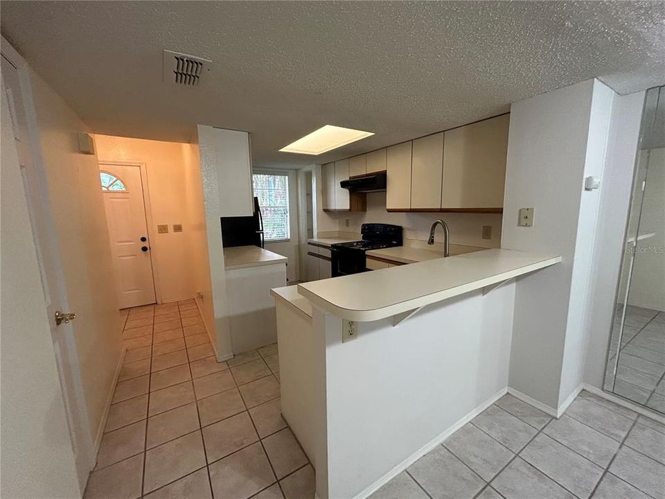 For Rent: $1,650 (2 beds, 2 baths, 1018 Square Feet)