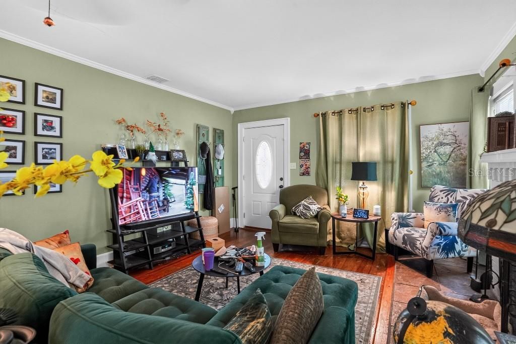На продажу: $289,999 (2 спален, 2 ванн, 936 Квадратных фут)