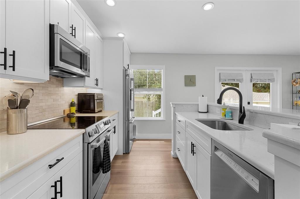 For Sale: $348,800 (3 beds, 2 baths, 1677 Square Feet)