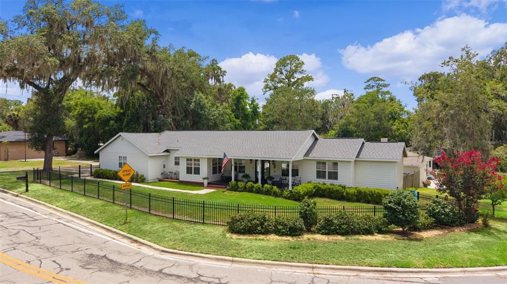 For Sale: $348,800 (3 beds, 2 baths, 1677 Square Feet)