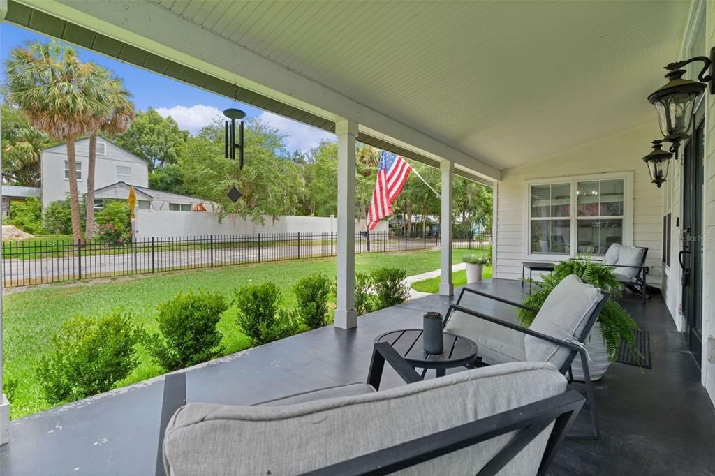 For Sale: $348,800 (3 beds, 2 baths, 1677 Square Feet)