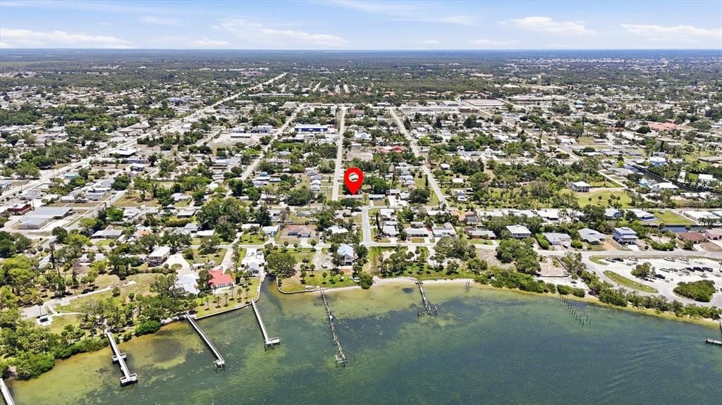 For Sale: $289,000 (2 beds, 1 baths, 837 Square Feet)