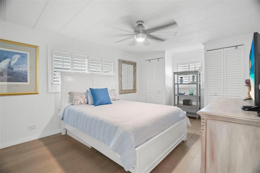 For Sale: $349,999 (2 beds, 2 baths, 1438 Square Feet)