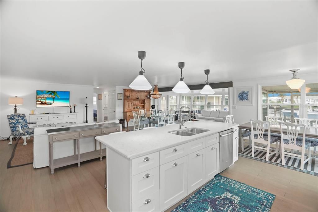 For Sale: $349,999 (2 beds, 2 baths, 1438 Square Feet)