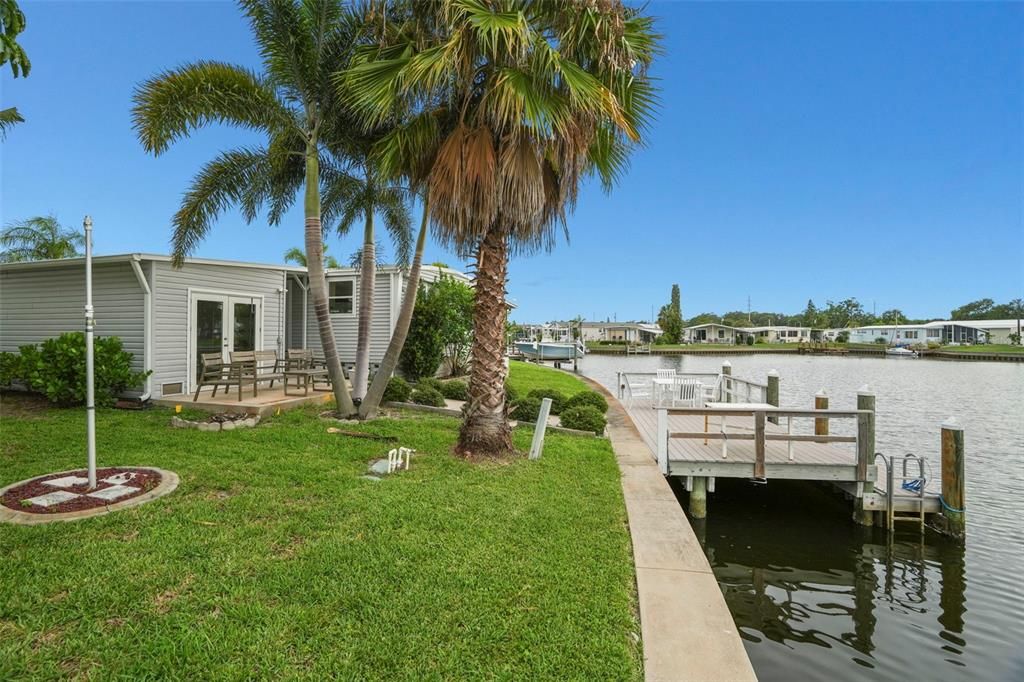For Sale: $349,999 (2 beds, 2 baths, 1438 Square Feet)