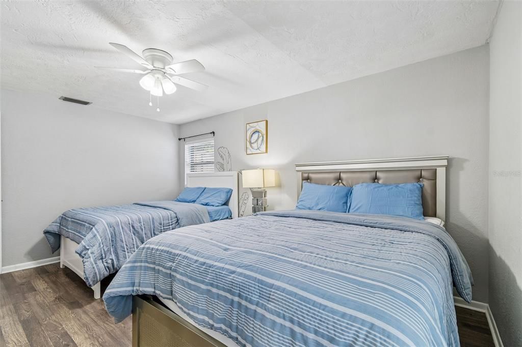 En Venta: $919,000 (4 camas, 3 baños, 2866 Pies cuadrados)