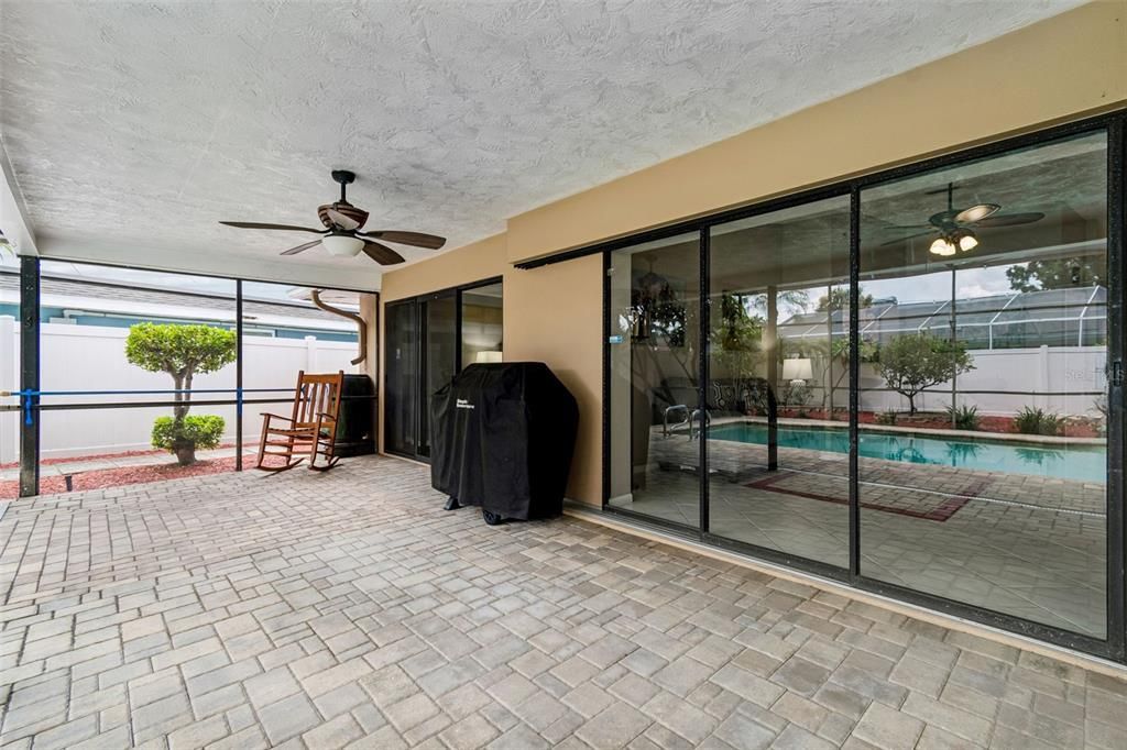 En Venta: $919,000 (4 camas, 3 baños, 2866 Pies cuadrados)