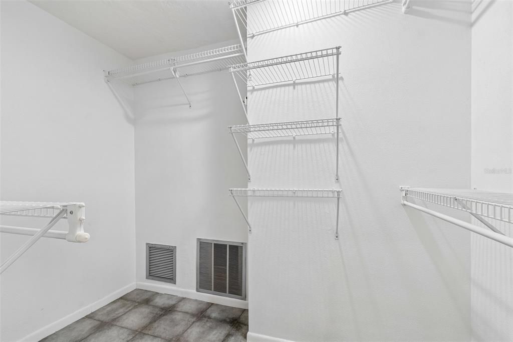 En Venta: $919,000 (4 camas, 3 baños, 2866 Pies cuadrados)