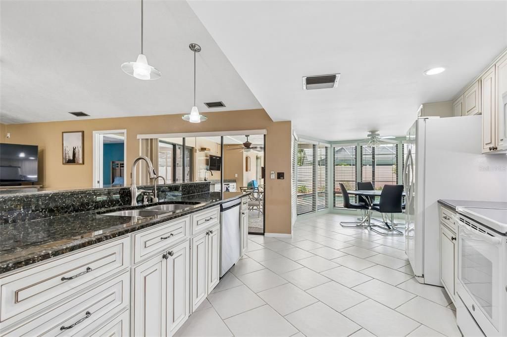 En Venta: $919,000 (4 camas, 3 baños, 2866 Pies cuadrados)