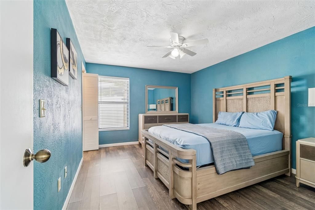 En Venta: $919,000 (4 camas, 3 baños, 2866 Pies cuadrados)
