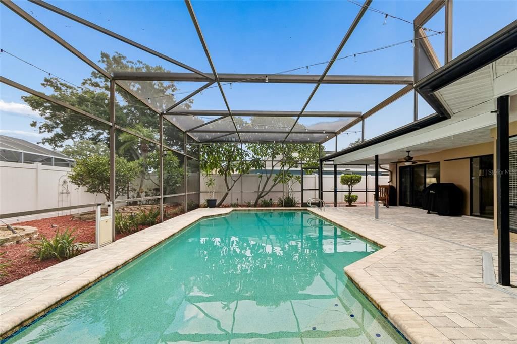 En Venta: $919,000 (4 camas, 3 baños, 2866 Pies cuadrados)