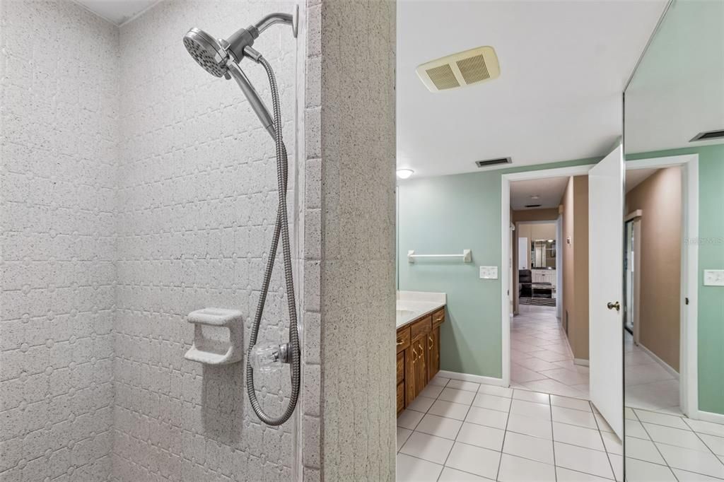 En Venta: $919,000 (4 camas, 3 baños, 2866 Pies cuadrados)
