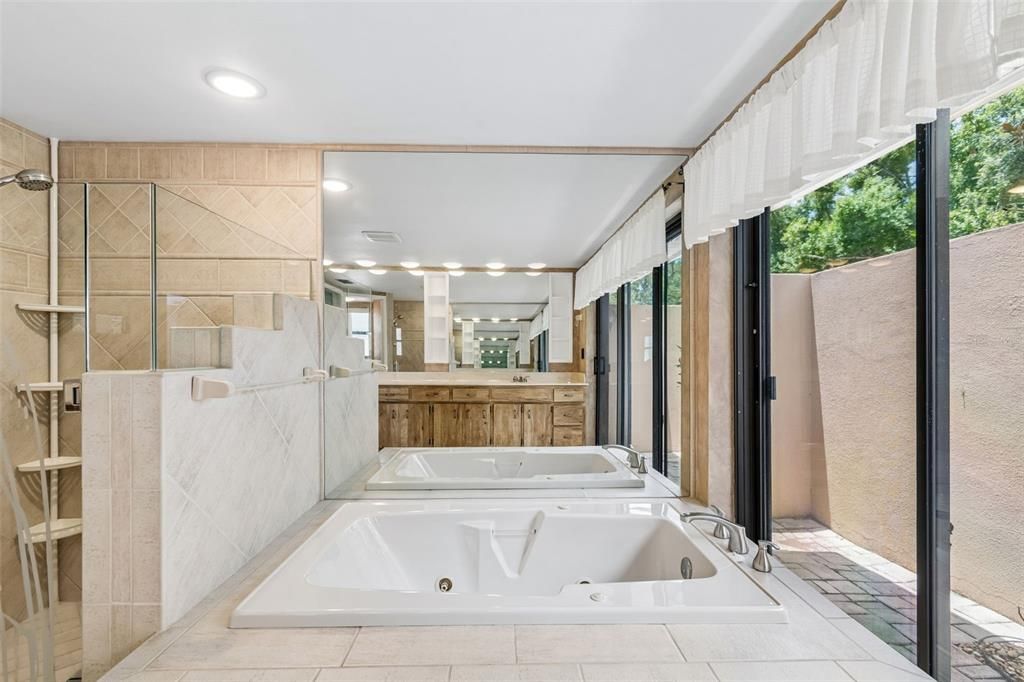 En Venta: $919,000 (4 camas, 3 baños, 2866 Pies cuadrados)