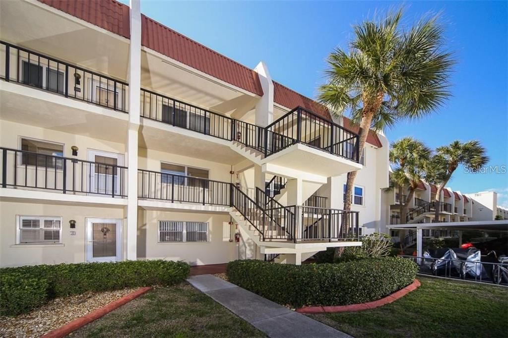 For Rent: $2,550 (2 beds, 2 baths, 1084 Square Feet)