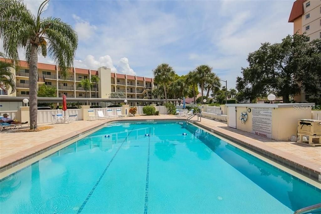 For Rent: $2,550 (2 beds, 2 baths, 1084 Square Feet)