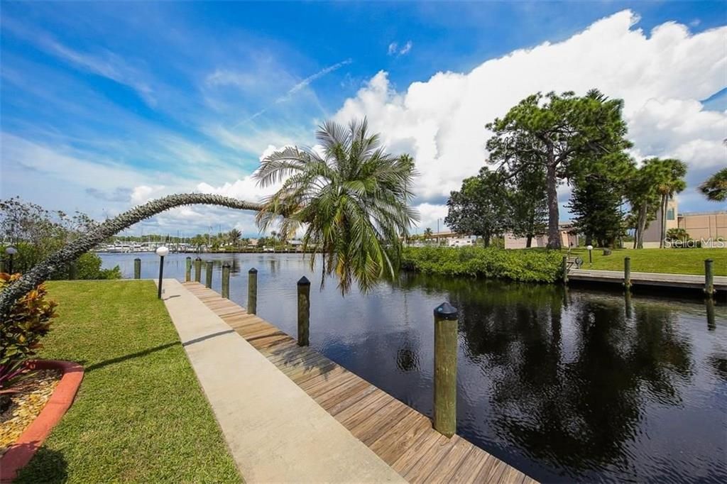For Rent: $2,550 (2 beds, 2 baths, 1084 Square Feet)