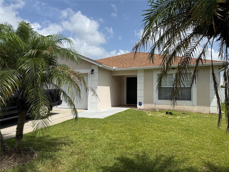 For Rent: $2,300 (3 beds, 2 baths, 1450 Square Feet)