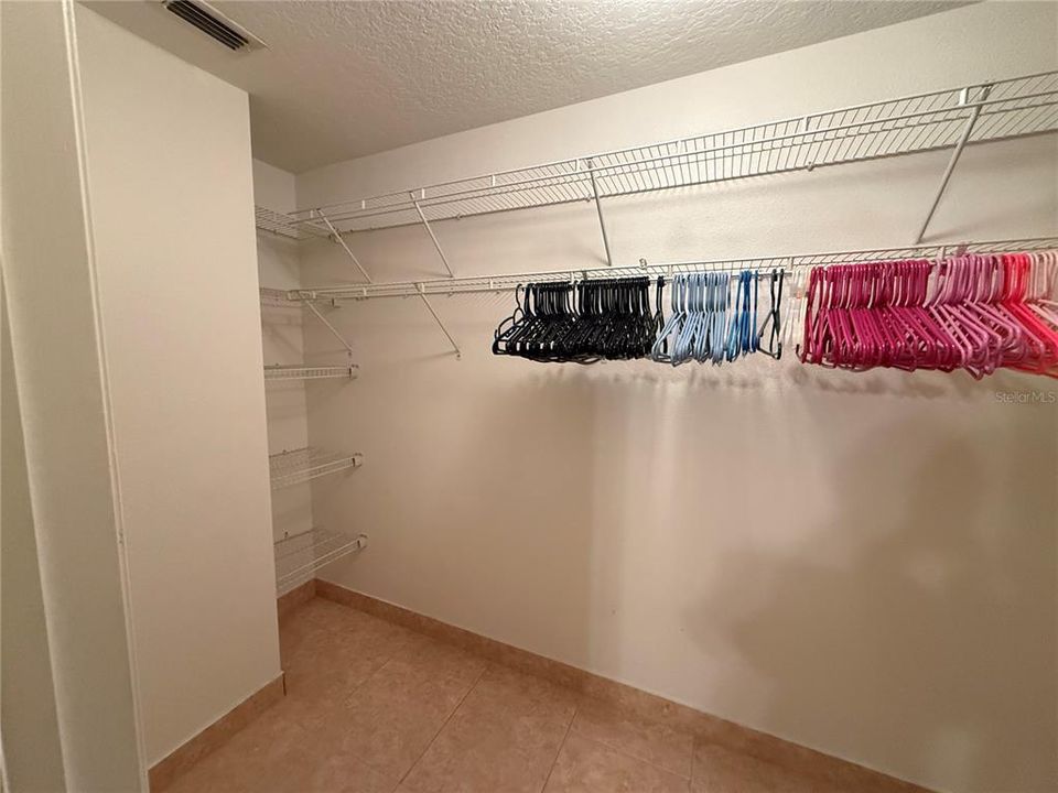 For Rent: $2,300 (3 beds, 2 baths, 1450 Square Feet)