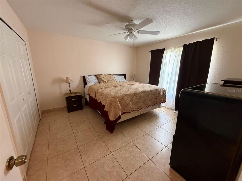 For Rent: $2,300 (3 beds, 2 baths, 1450 Square Feet)