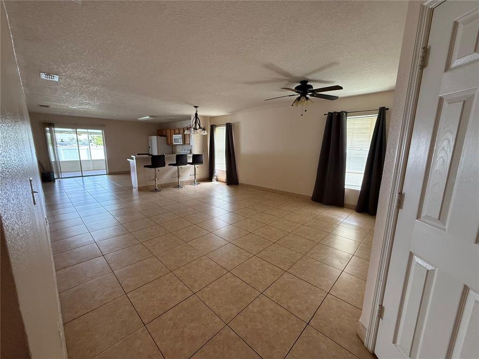 For Rent: $2,300 (3 beds, 2 baths, 1450 Square Feet)