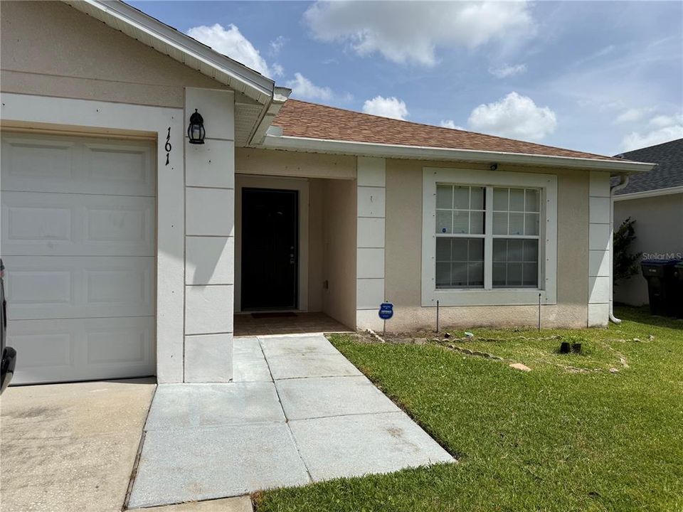 For Rent: $2,300 (3 beds, 2 baths, 1450 Square Feet)
