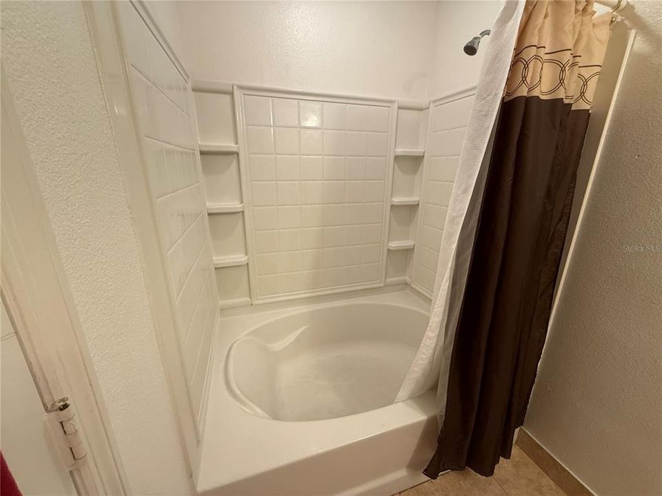 For Rent: $2,300 (3 beds, 2 baths, 1450 Square Feet)