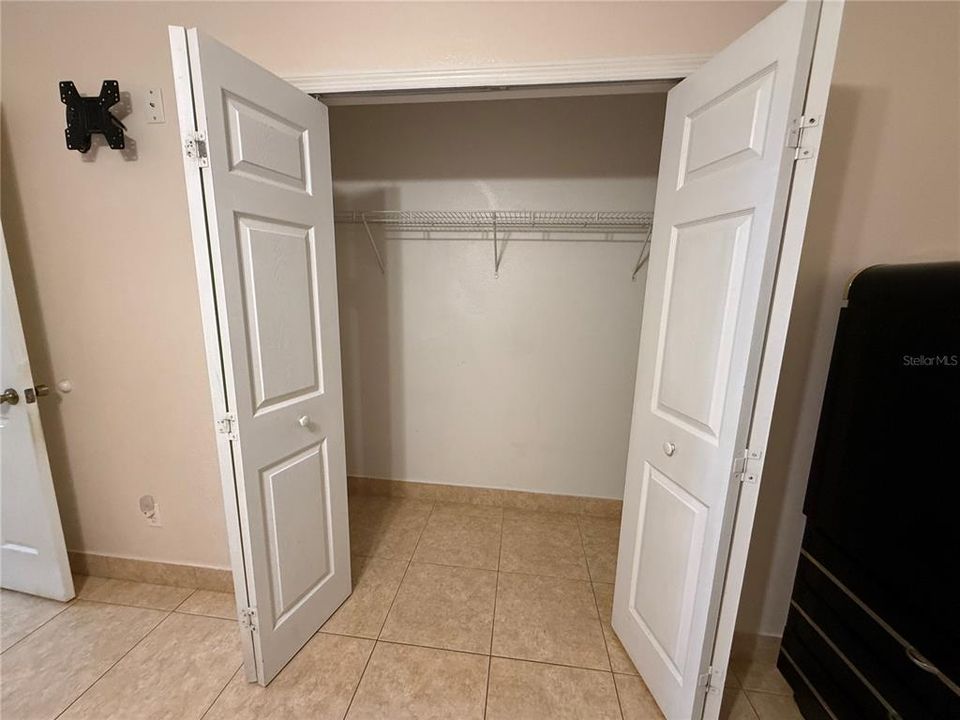 For Rent: $2,300 (3 beds, 2 baths, 1450 Square Feet)