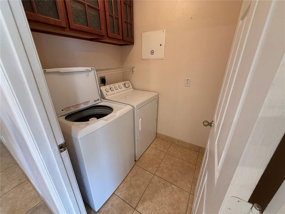 For Rent: $2,300 (3 beds, 2 baths, 1450 Square Feet)
