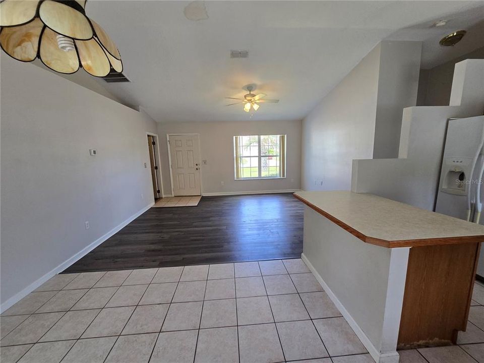 Active With Contract: $225,000 (3 beds, 2 baths, 1172 Square Feet)