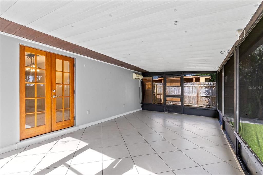 For Sale: $349,900 (3 beds, 2 baths, 1185 Square Feet)