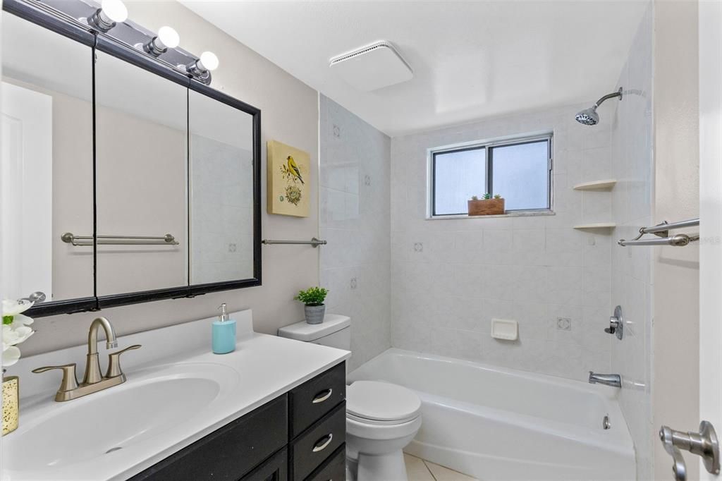 For Sale: $349,900 (3 beds, 2 baths, 1185 Square Feet)