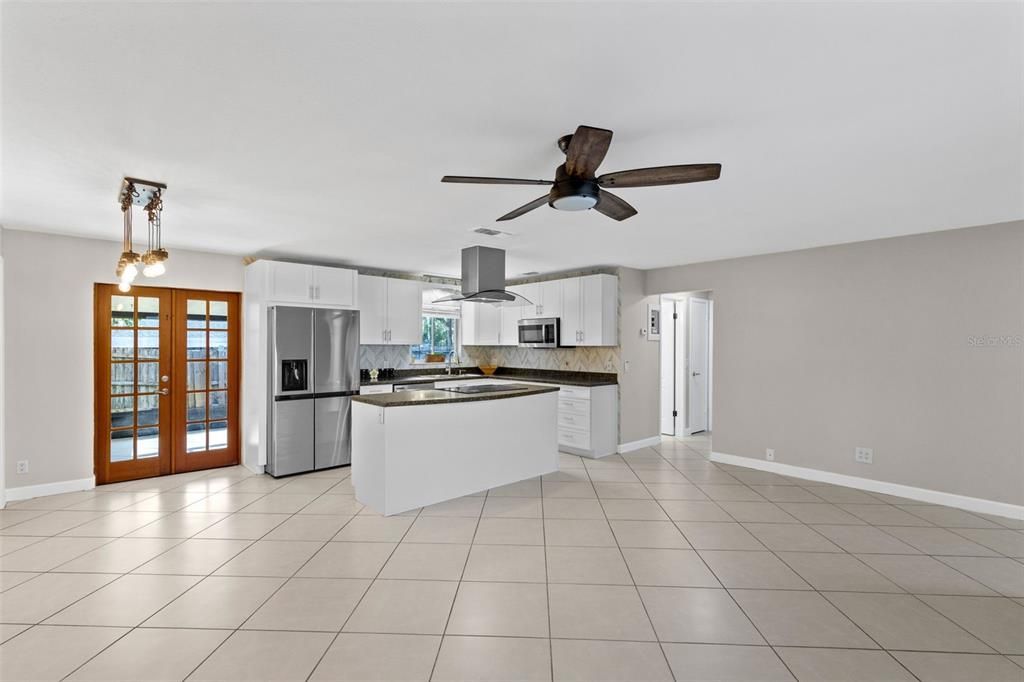 For Sale: $349,900 (3 beds, 2 baths, 1185 Square Feet)